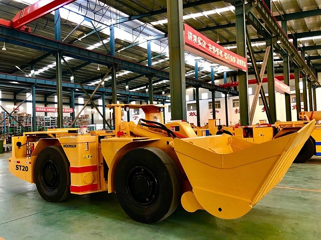 Подземный шахтный погрузчик SCOOPTRAM ST20 для горной добычи и подземном строительстве.